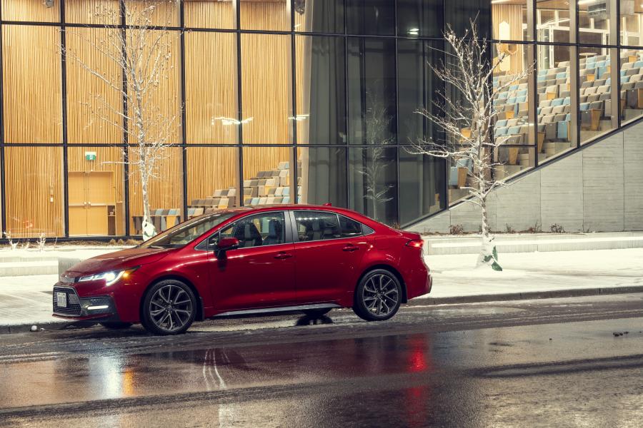 Toyota Corolla XSE Sedan 2019 года  (NA) (фото 44 из 45)